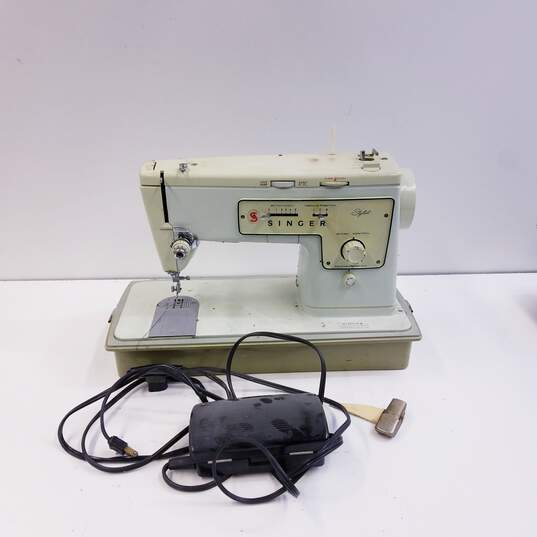Vintage Singer Stylist Model 413 Zig Zag Sewing Machine image number 1