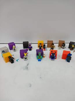 Lot of 12 Assorted Roblox Figures