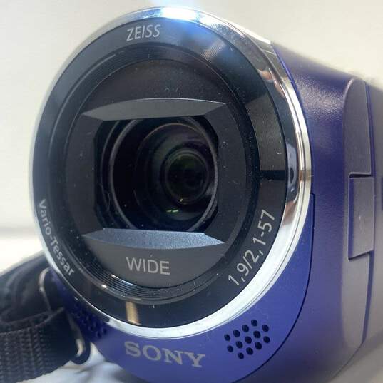 Sony Handycam HDR-CX240 HD Camcorder image number 4