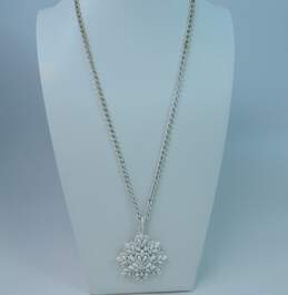 VNTG Crown Trifari White Scrolled Pendant Necklace 41.0g