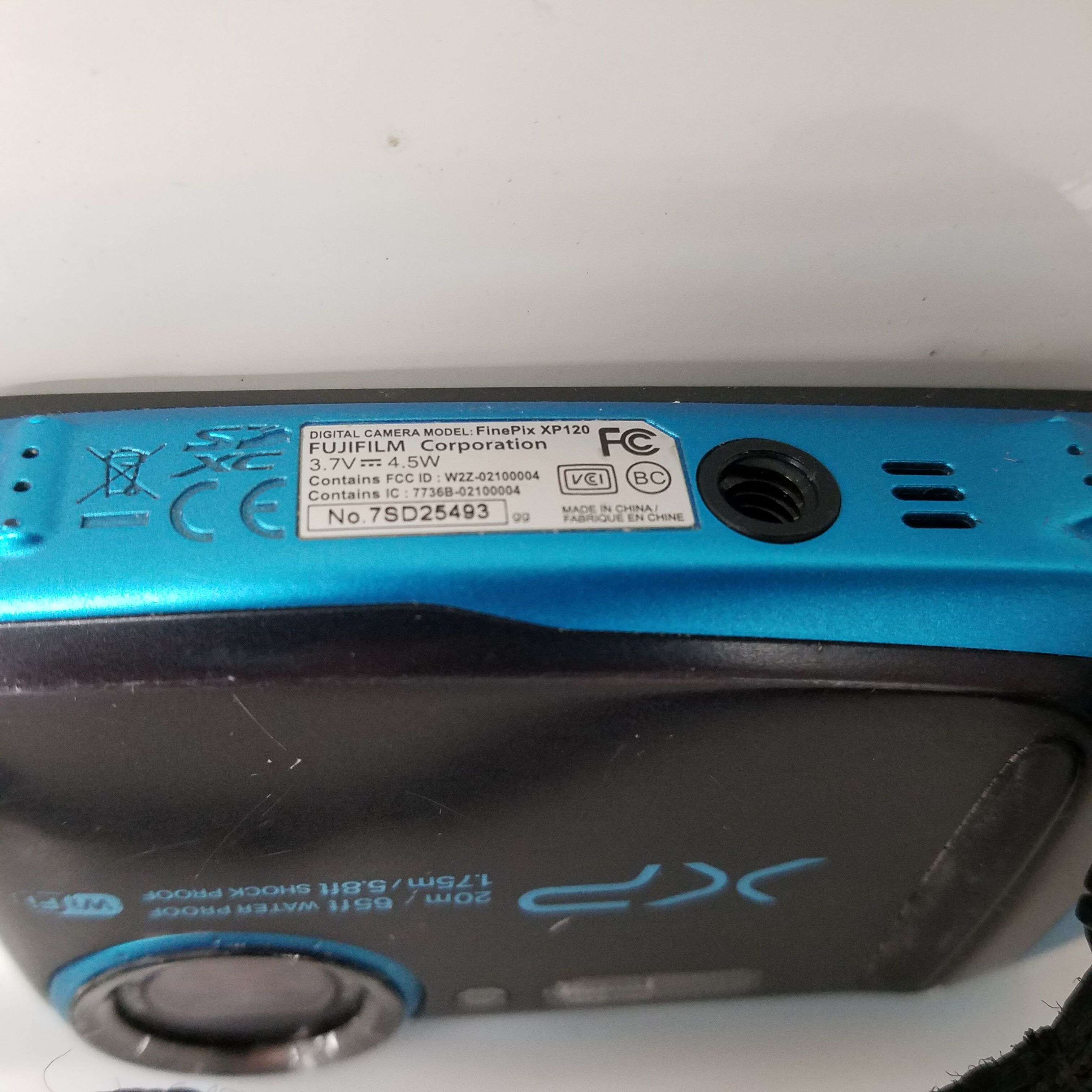 Buy the Fujifilm Finepix XP120 16MP Waterproof Digital Camera Blue