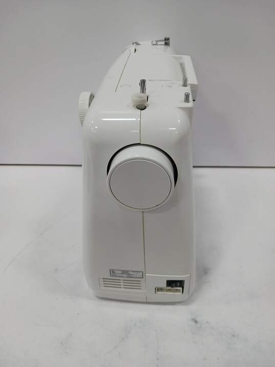 White Sewing Machine in Case image number 3