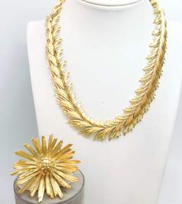 Vintage BSK & Monet Gold Tone Collar Necklace & Flower Brooch 109.9g