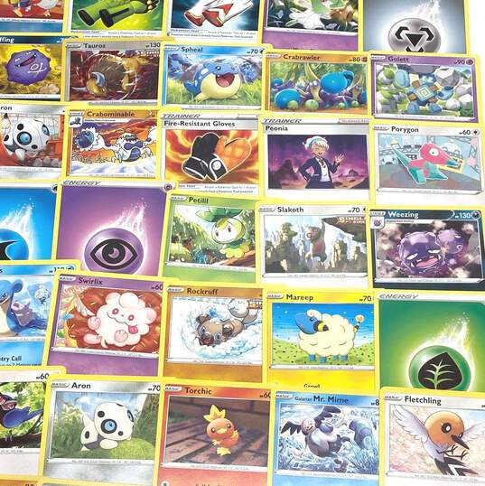 Assorted Pokémon TCG Common, Uncommon and Rare Trading Cards (600 Plus Cards) image number 5