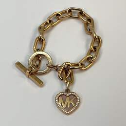Designer Michael Kors Gold Plated Toggle Chain Bracelet With Mk Heart Charm alternative image