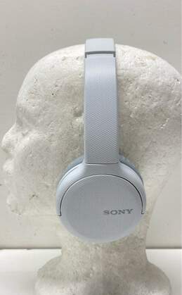 Sony On the Ear Wireless Bluetooth Headphones WH-CH510 - White alternative image