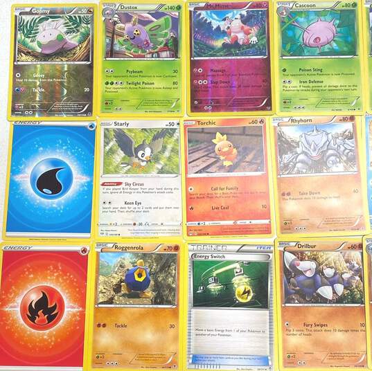 Assorted Pokémon TCG Common, Uncommon and Rare Trading Cards (600 Plus Cards) image number 4