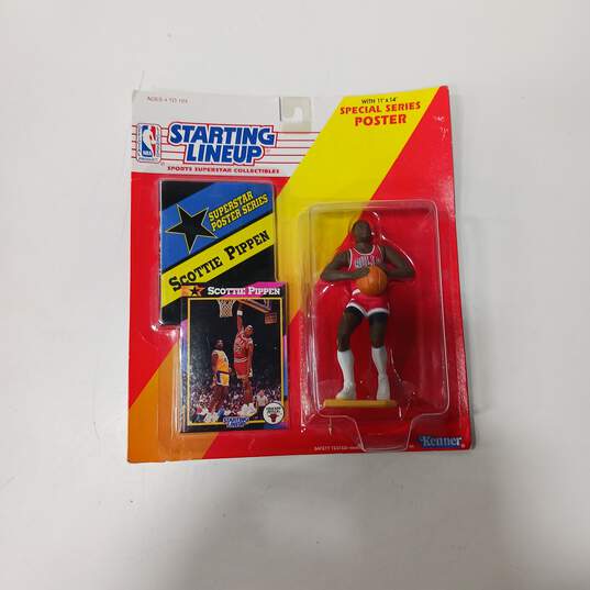 Scottie Pippen Starting Lineup Figure In Sealed Packaging image number 1