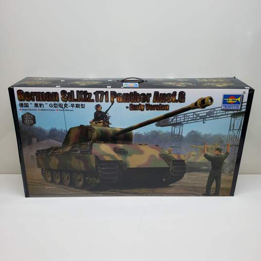 Trumpeter German Sd.Kfz. 171 Panther Early Version Building Model Open Box image number 1