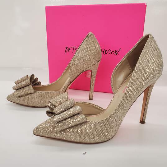 Betsey Johnson Women's 'Prince' Gold D'Orsay Heels Size 8.5 image number 3