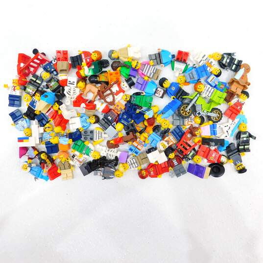 8.8 oz. LEGO Miscellaneous Minifigures Bulk Lot image number 1