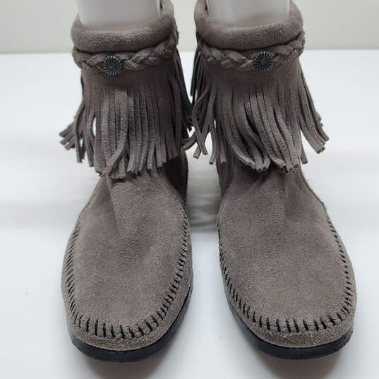 Minnetonka Gray Suede Double Layer Fringe Ankle Boots Women's Size 9.5 image number 3