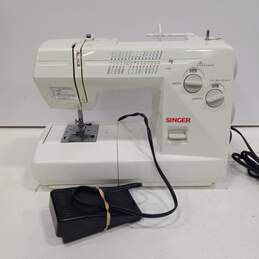 Singer Sewing Machine Model 384.18024000 alternative image