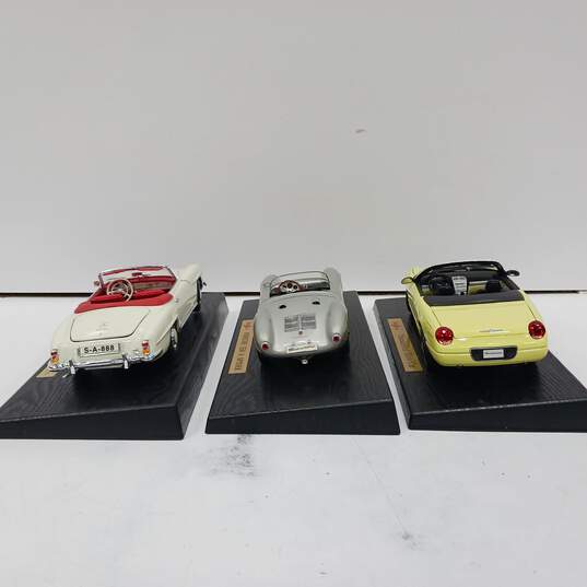 Bundle of 3 Assorted Maisto Special Edition 1:18 Scale Diecast Model Cars IOB image number 4