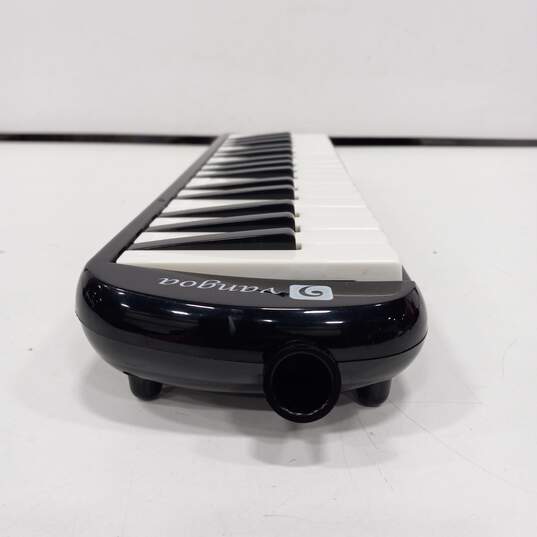 Vangoa 32 Key Melodica, Musical Instrument Air Piano Keyboard, Melodicas  with Carrying Bag, Double Mouthpieces, Wipe Cloth, Key Stickers, Long Tubes