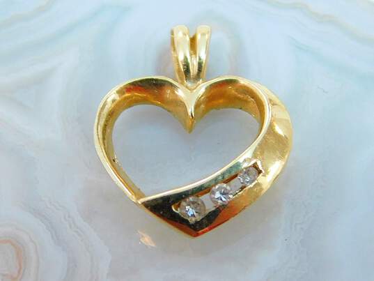 14K Yellow Gold Diamond Accent Heart Pendant 1.0g image number 3