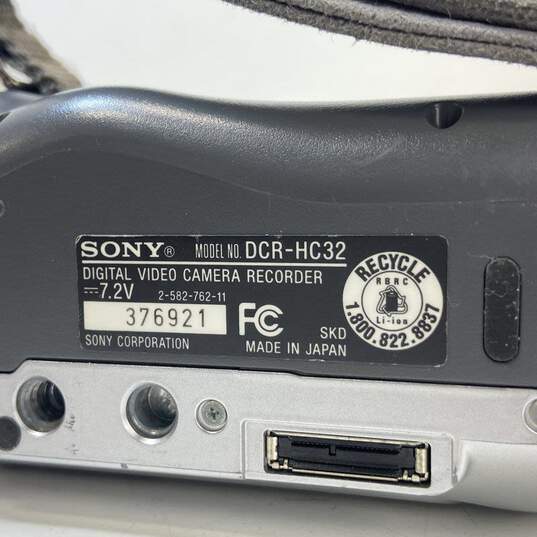 Sony Handycam DCR-HC32 MiniDV Camcorder (For Parts or Repair) image number 6