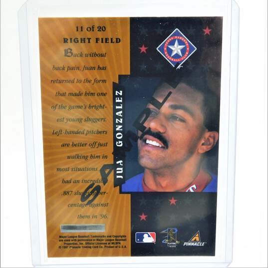 1997 Juan Gonzalez Pinnacle Certified Team Gold Sample Texas Rangers image number 3
