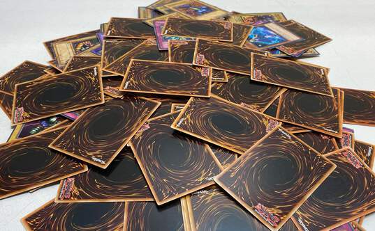 Assorted YU-GI-OH! TCG and CCG Trading Cards (600 Plus) image number 4