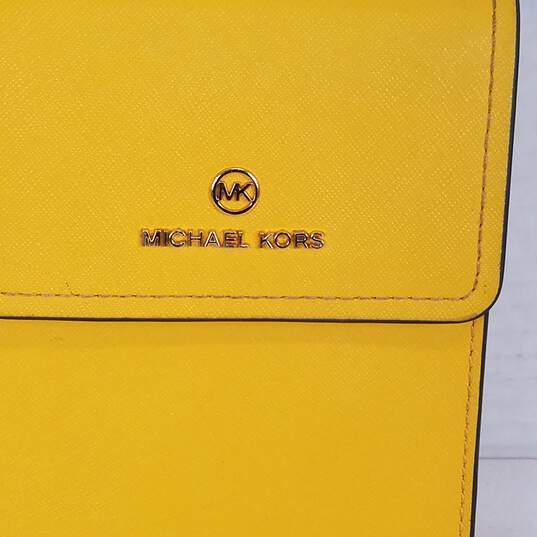 Buy the Michael Kors Yellow Crossbody Bag- Leather MUSTARD YELLOW Purse |  GoodwillFinds