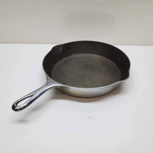 Buy the GRISWOLD No 8 Cast Iron SKILLET