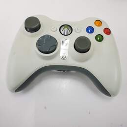 60GB Xbox 360 White Console Falcon and Controller Bundle alternative image