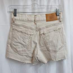 Women's BDG Distressed Cotton Short Size 24 alternative image