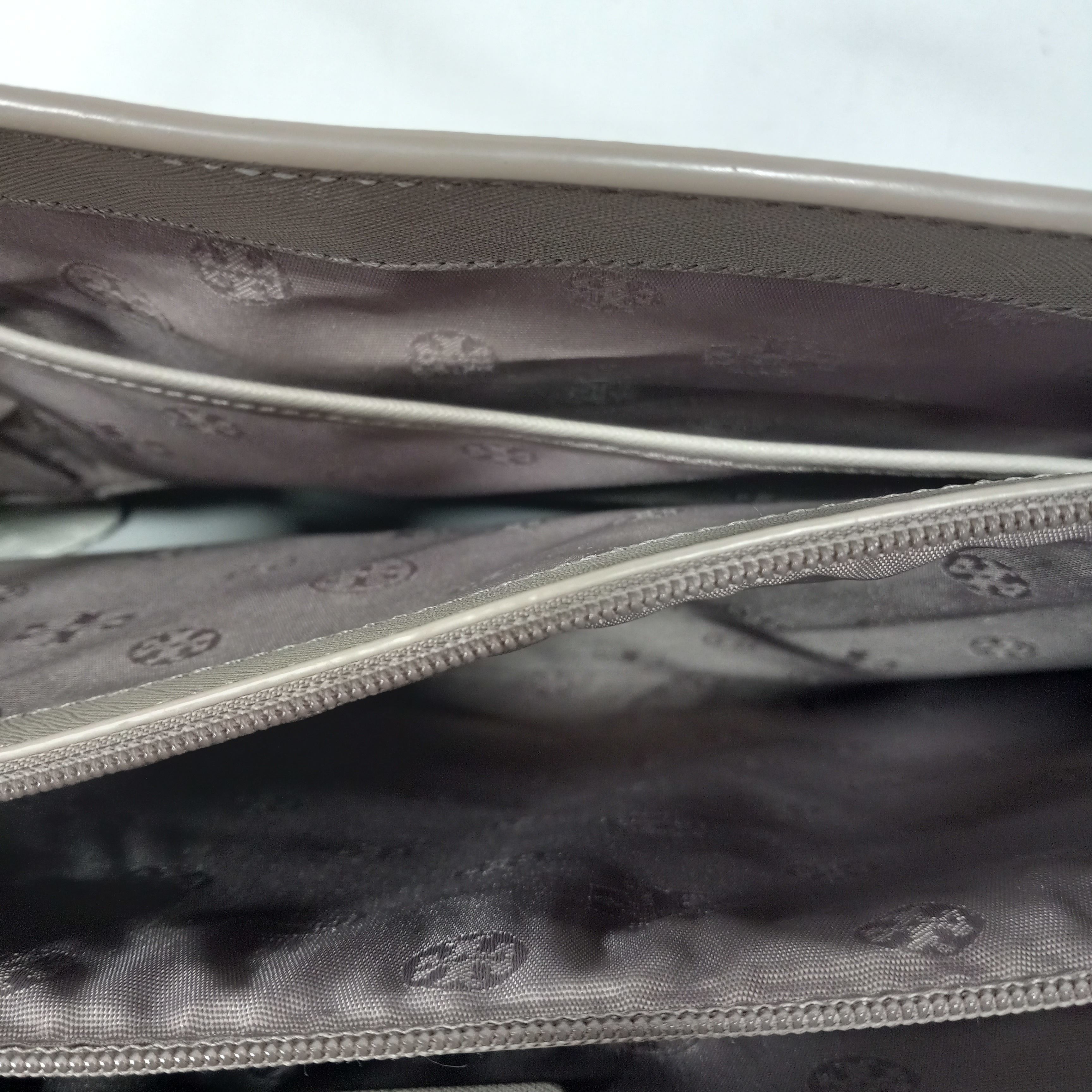 Grey 'Perry Mini' shoulder bag Tory Burch - Salvatore Ferragamo  Gancini-motif backpack - GenesinlifeShops BF