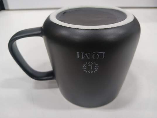 Lomi 2-in-1 Smart Mug Warmer and charger image number 2