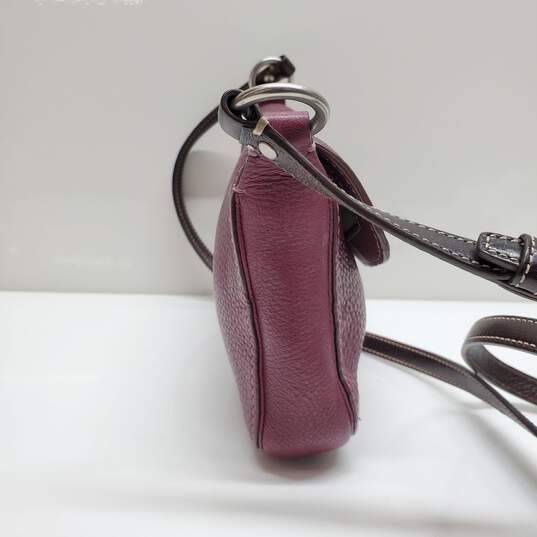 AUTHENTICATED COACH MAGENTA PEBBLED LEATHER 10x6x2in CROSSBODY BAG image number 5