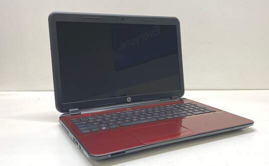 HP HP 15-d017cl 15.6" AMD Windows 8 image number 1