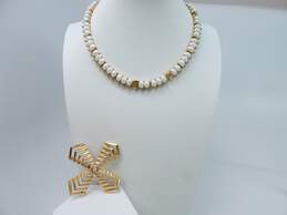 VNTG Crown Trifari Gold Tone & Faux Pearl Necklace & Brooch for Repair 63.4g alternative image