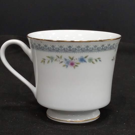 Bundle of 6 Wedgewood Rosedale Ceramic Tea Cups w/2 Saucers image number 8