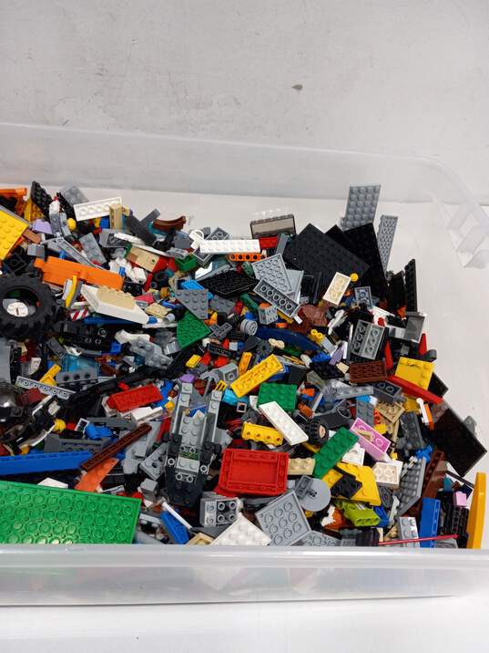 10.1lbs. of Assorted Lego Building Blocks image number 4