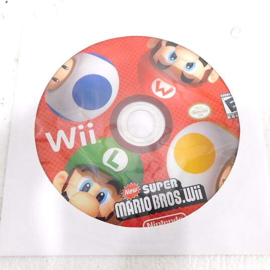 New Super Mario Bros. Wii Nintendo Wii Loose image number 1
