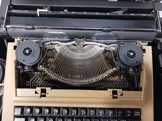 Sears 1980 The Scholar Typewriter W/ Case image number 4
