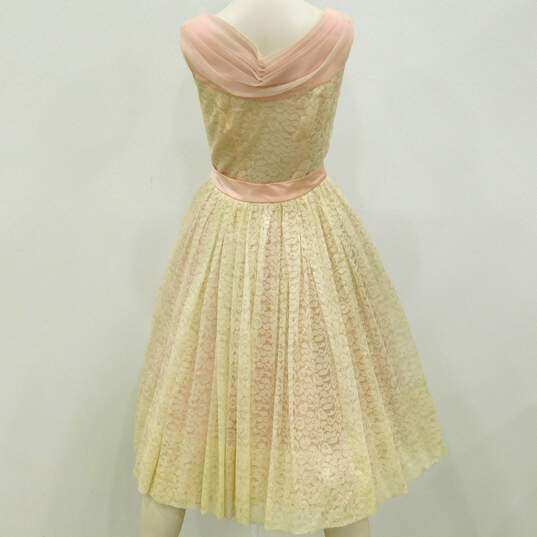 MCM Mid Century Modern Pink W/ Cream Lace Overlay Women's Size 11 Dress image number 4