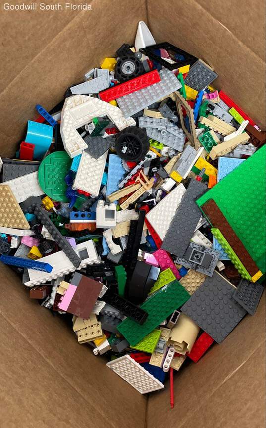 Lot Of Assorted Lego Multicolor Mixed Bricks Blocks Building Toy Game 19 Lbs image number 1