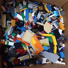 9lbs Lot of Assorted Brands Building Toy Bricks & Blocks