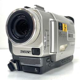 Sony Handycam DCR-TRV9 MiniDV Camcorder (For Parts or Repair)