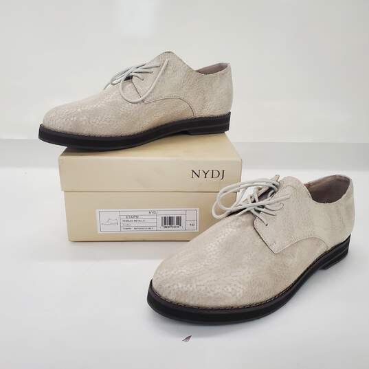 NYDJ Women's White Pebbled Leather Metallic Derby Size 10 image number 1