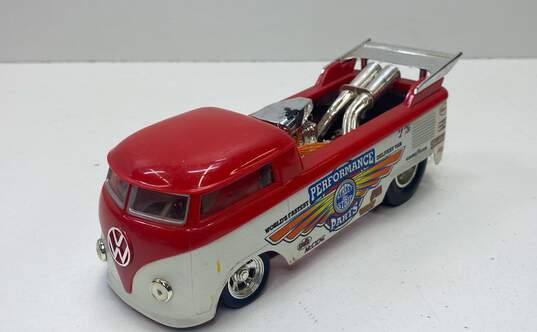Hot Wheels 1:16 Scale Drag Bus Diecast image number 1