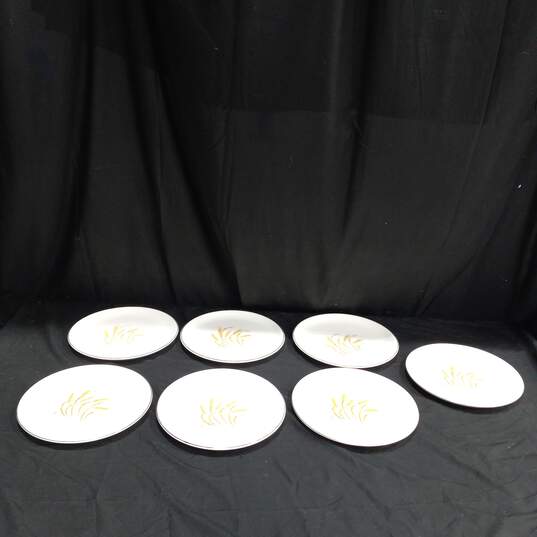 Bundle of 13 Homer Laughlin Golden Wheat White Ceramic Plates w/Gold Tone Trim image number 4