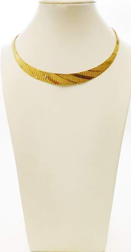 14K Gold Etched Slanted Stripes Textured Graduated Omega Chain Necklace 33.0g