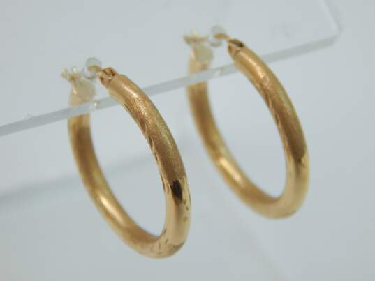 14K Yellow Gold Brushed & Etched Hoop Earrings 1.8g image number 1