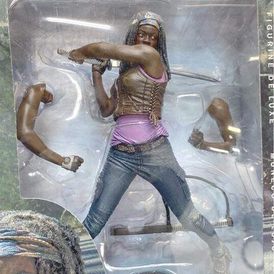 2015 McFarlane Toys AMC The Walking Dead 10" Michonne Deluxe Action Figure image number 2