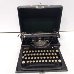Vintage Royal Portable Manual Typewriter with Case alternative image