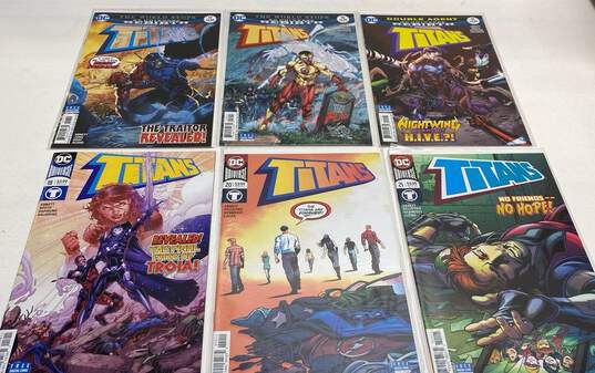 DC Titans Comic Books image number 3