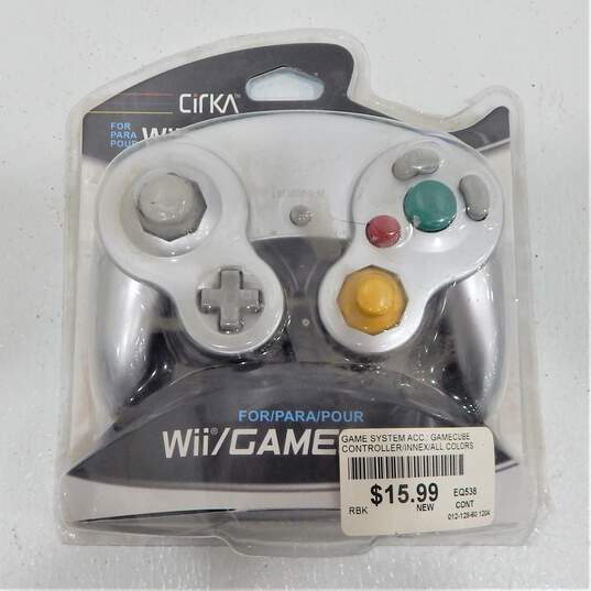 8 ct. Nintendo GameCube Controllers image number 4