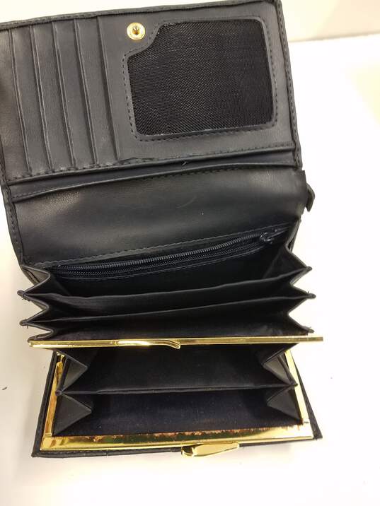 Buy the Valentino Coupeau Navy Trifold Wallet | GoodwillFinds